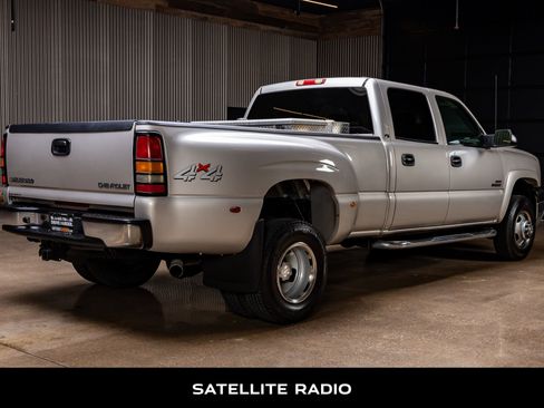 Used 2005 Chevrolet Silverado 3500 LT w/ Heavy-Duty Power Package image 8