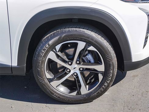 Used 2026 Chevrolet Trax RS w/ Sunroof Package image 9