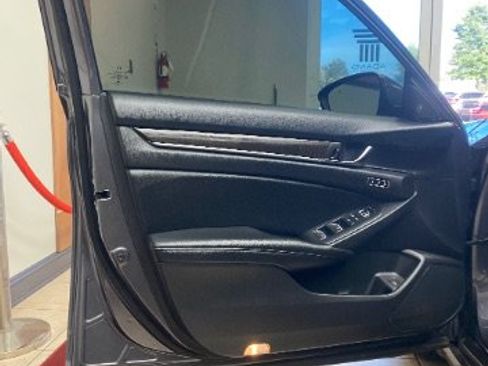 Used 2021 Honda Accord EX-L image 7