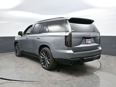 Used 2025 Cadillac Escalade V image 8