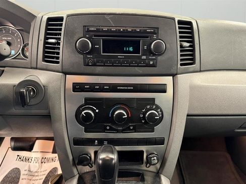 Used 2007 Jeep Grand Cherokee Laredo RWD image 24