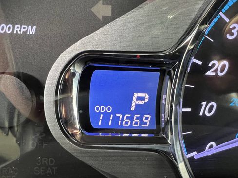 Used 2011 Toyota Sienna XLE image 20