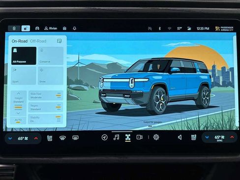 Used 2024 Rivian R1S Adventure image 33