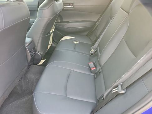 Used 2025 Toyota Corolla Cross XLE AWD/4WD image 9