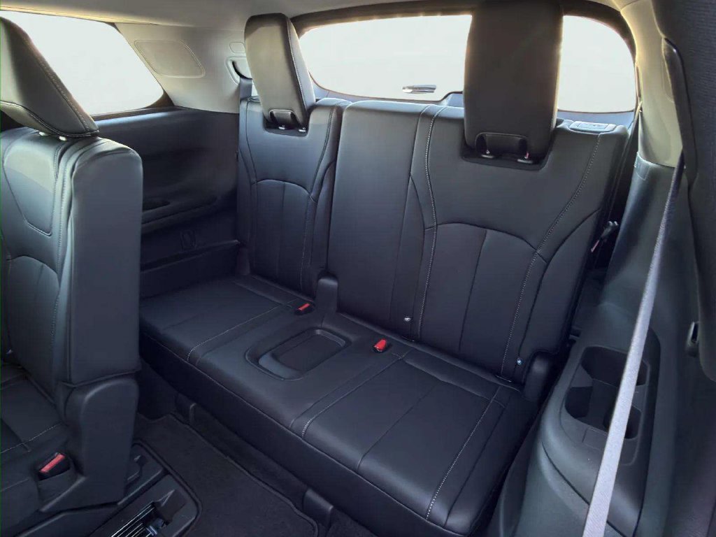 Used 2026 INFINITI QX60 Luxe w/ Cargo Package FWD image 13
