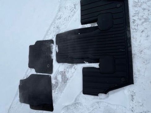 Used 2023 Jeep Grand Cherokee L Laredo image 44