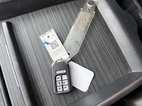 Certified 2019 Honda Odyssey EX image 32