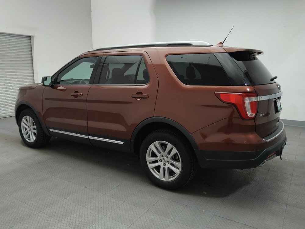 Used 2018 Ford Explorer XLT w/ Equipment Group 201A AWD/4WD image 3