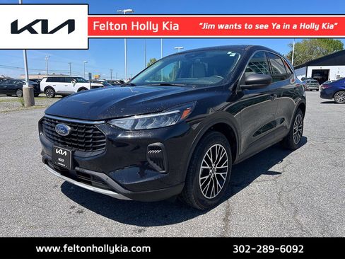 Used 2023 Ford Escape Active w/ Tech Pack #1 AWD/4WD image 1