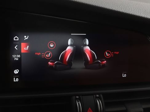 Used 2024 Alfa Romeo Giulia Veloce image 10