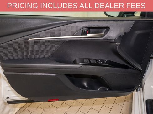 Used 2025 Toyota Camry SE FWD image 11