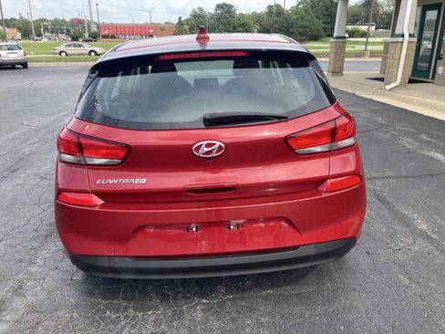 Used 2020 Hyundai Elantra GT image 4
