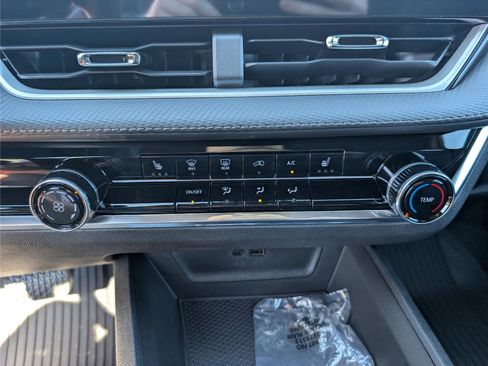 New 2026 Chevrolet Equinox LT w/ Safety and Technology Package image 29