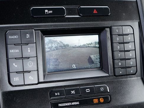 Used 2022 Ford F250 XL w/ Power Equipment Group image 27