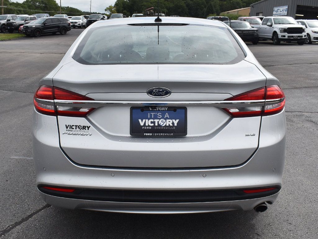 Used 2017 Ford Fusion SE w/ Fusion SE Technology Package FWD image 21