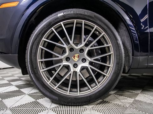 Used 2023 Porsche Cayenne Coupe AWD/4WD image 41