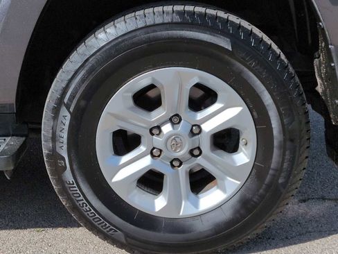 Used 2017 Toyota 4Runner SR5 Premium image 14