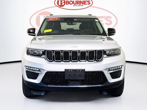 Used 2023 Jeep Grand Cherokee Limited AWD/4WD image 6