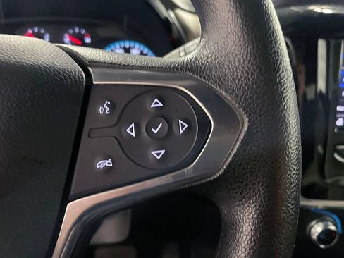 Used 2023 Chevrolet Traverse LS AWD/4WD image 37