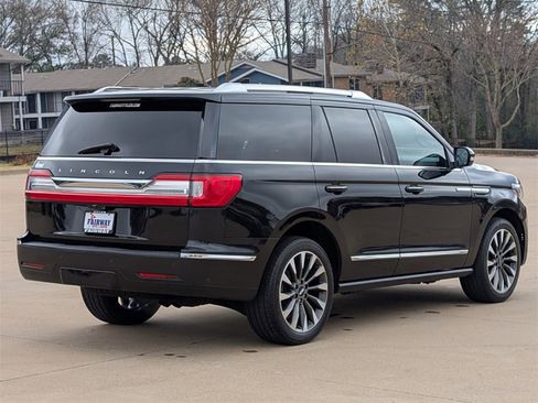 Used 2021 Lincoln Navigator Reserve image 4