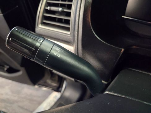 Used 2018 Ford Explorer XLT w/ Equipment Group 201A image 26