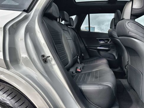 Used 2025 Mercedes-Benz GLC 350e 4MATIC image 19