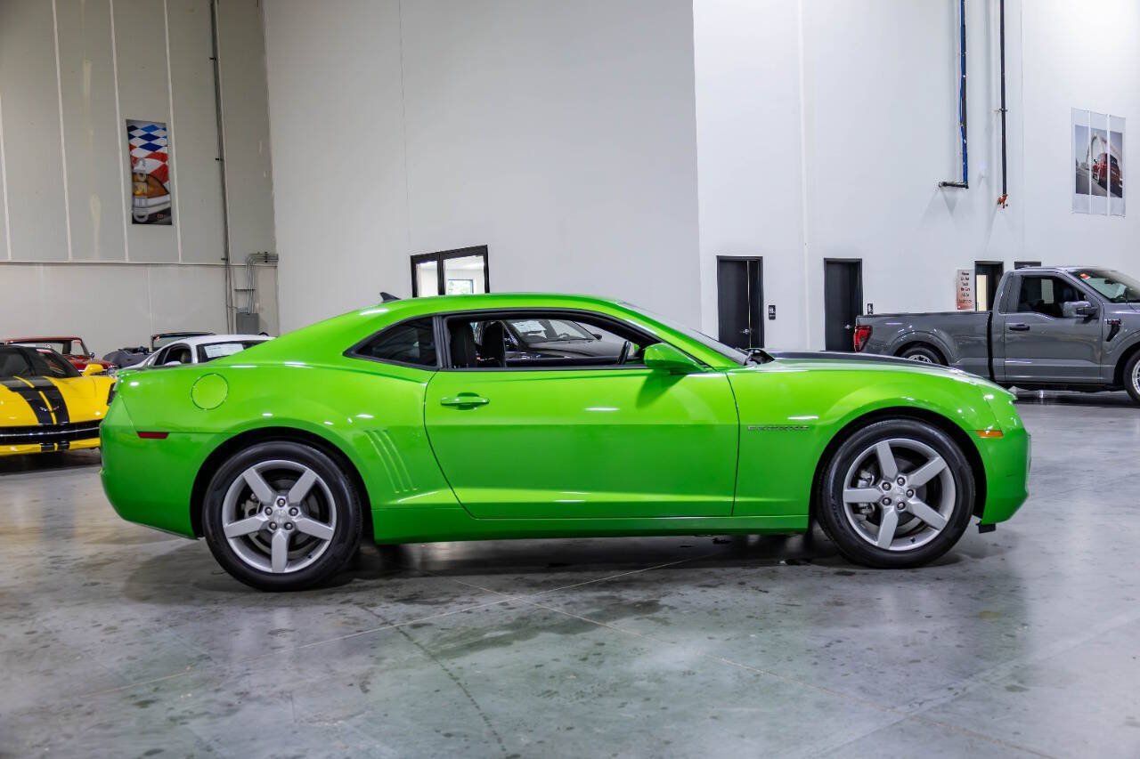 Used 2010 Chevrolet Camaro LT RWD image 8