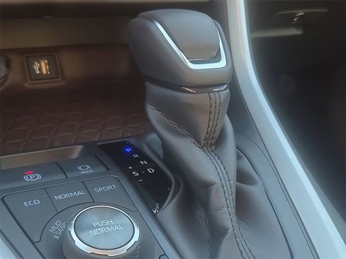 New 2025 Toyota RAV4 Limited image 26