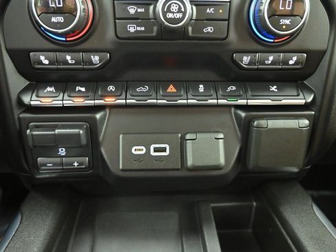 Used 2021 Chevrolet Silverado 1500 High Country w/ Technology Package image 37