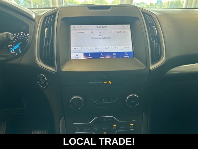 Used 2020 Ford Edge SE FWD image 3