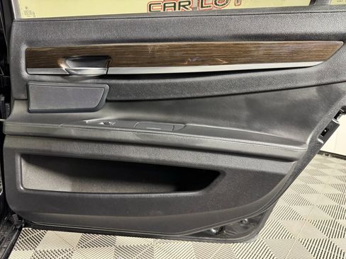 Used 2011 BMW 750Li xDrive image 43