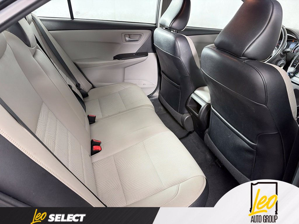 Used 2017 Toyota Camry SE FWD image 12