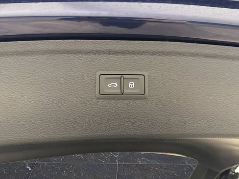 Used 2025 Audi Q5 2.0T Premium Plus w/ Premium Plus Package image 17