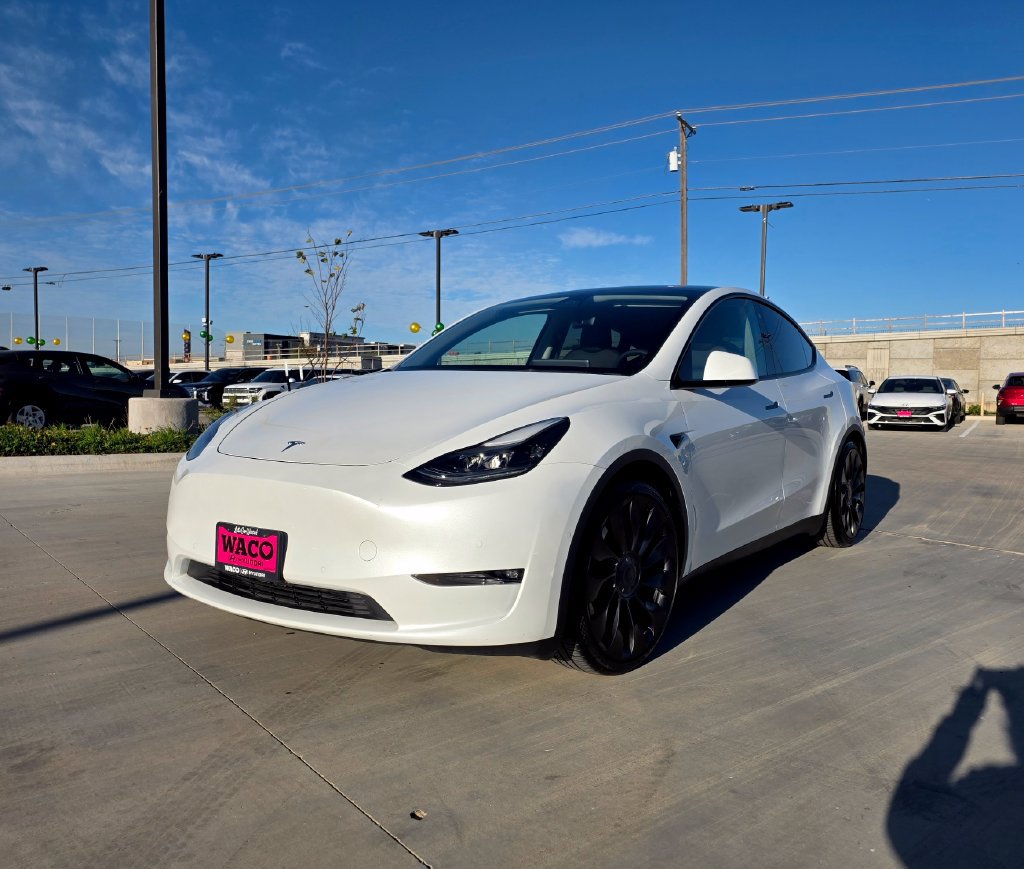 Used 2022 Tesla Model Y Performance AWD/4WD image 3