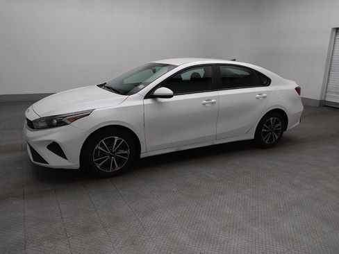 Used 2024 Kia Forte LXS image 2