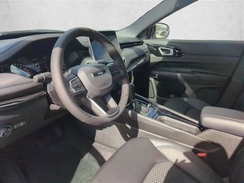 New 2026 Jeep Compass Latitude image 2