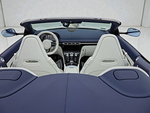Used 2026 Aston Martin DB12 Convertible RWD image 14