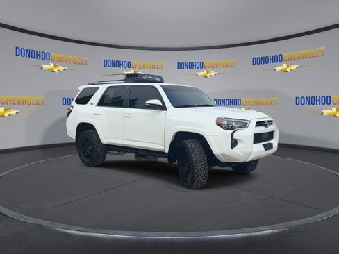 Used 2021 Toyota 4Runner SR5 Premium w/ Moonroof Package AWD/4WD image 5