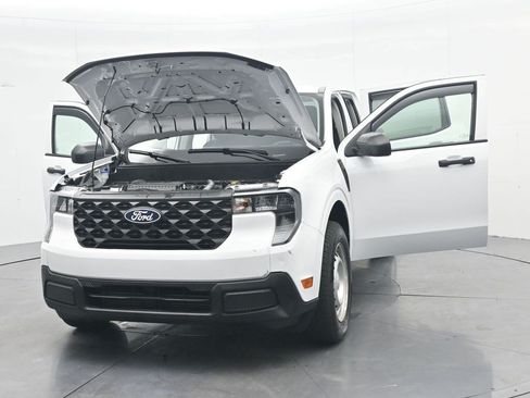 Used 2025 Ford Maverick XL w/ Equipment Group 102A AWD/4WD image 35