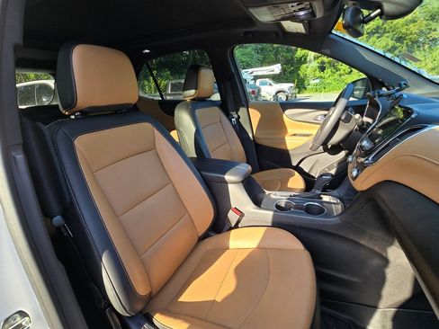 Used 2020 Chevrolet Equinox Premier FWD image 16