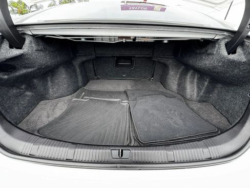 Used 2013 Toyota Avalon Limited w/ Technology Pkg FWD image 36