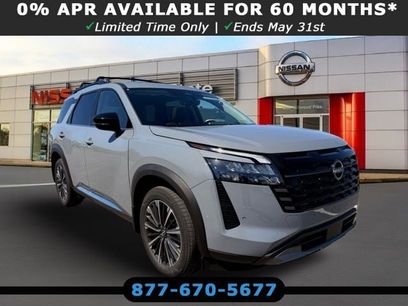 New 2026 Nissan Pathfinder Platinum w/ Cargo Package
