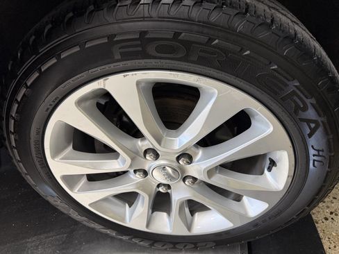 Used 2017 Jeep Grand Cherokee Limited image 30