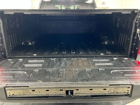 Used 2017 Ford F150 Platinum w/ Technology Package image 24