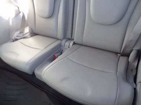 Used 2013 Toyota Highlander SE image 21