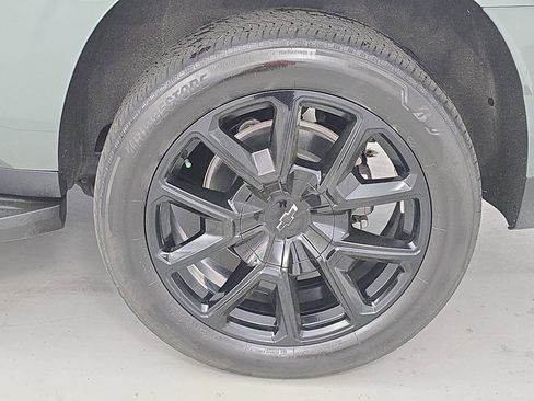 Used 2024 Chevrolet Suburban RST w/ Luxury Package image 35