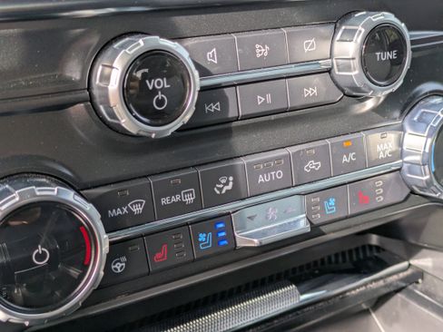 Used 2022 Ford F150 Limited image 33