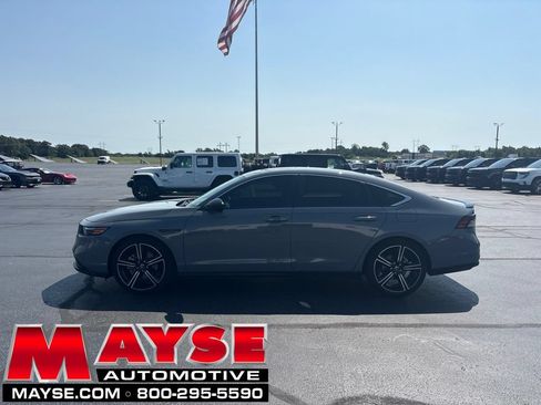 Used 2023 Honda Accord Sport image 1