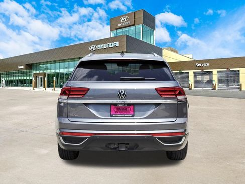Used 2022 Volkswagen Atlas Cross Sport SE FWD image 7