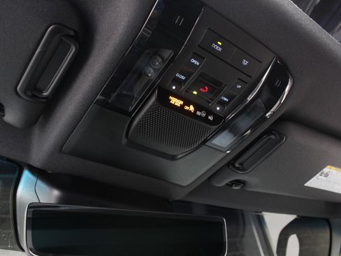 Used 2025 Toyota Land Cruiser image 19